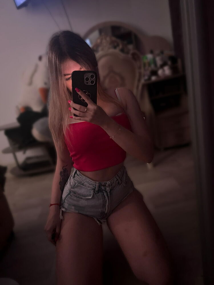  45282147  Elizabeth, 23 ,    