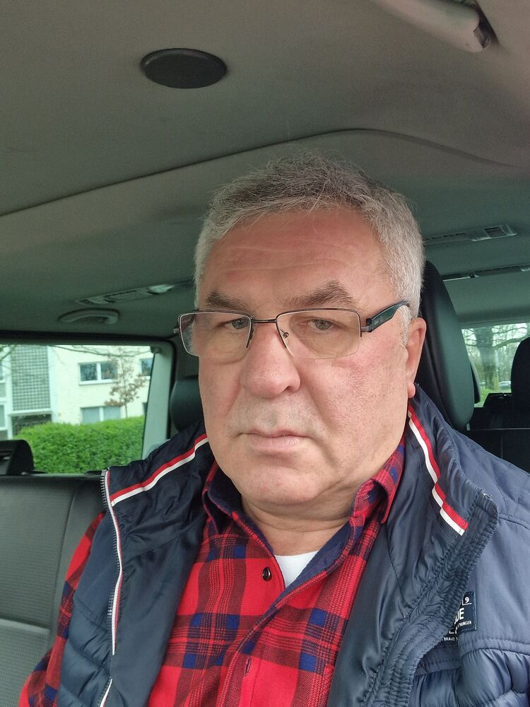 ,   Oleg, 62 ,   c 