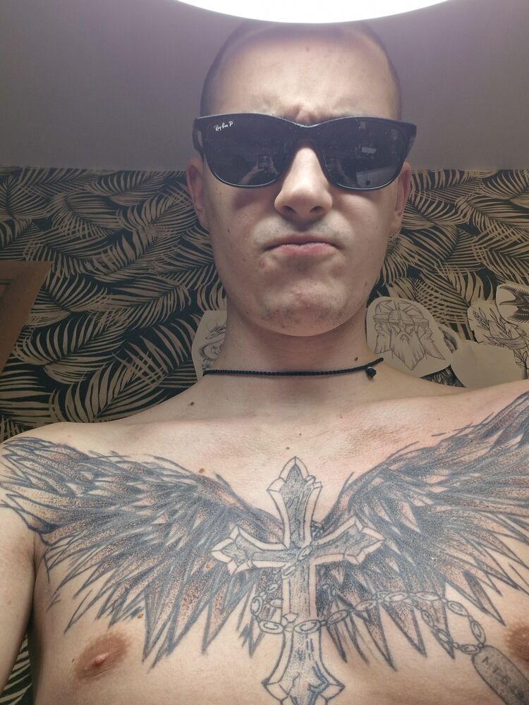  40322417  , 21 ,    