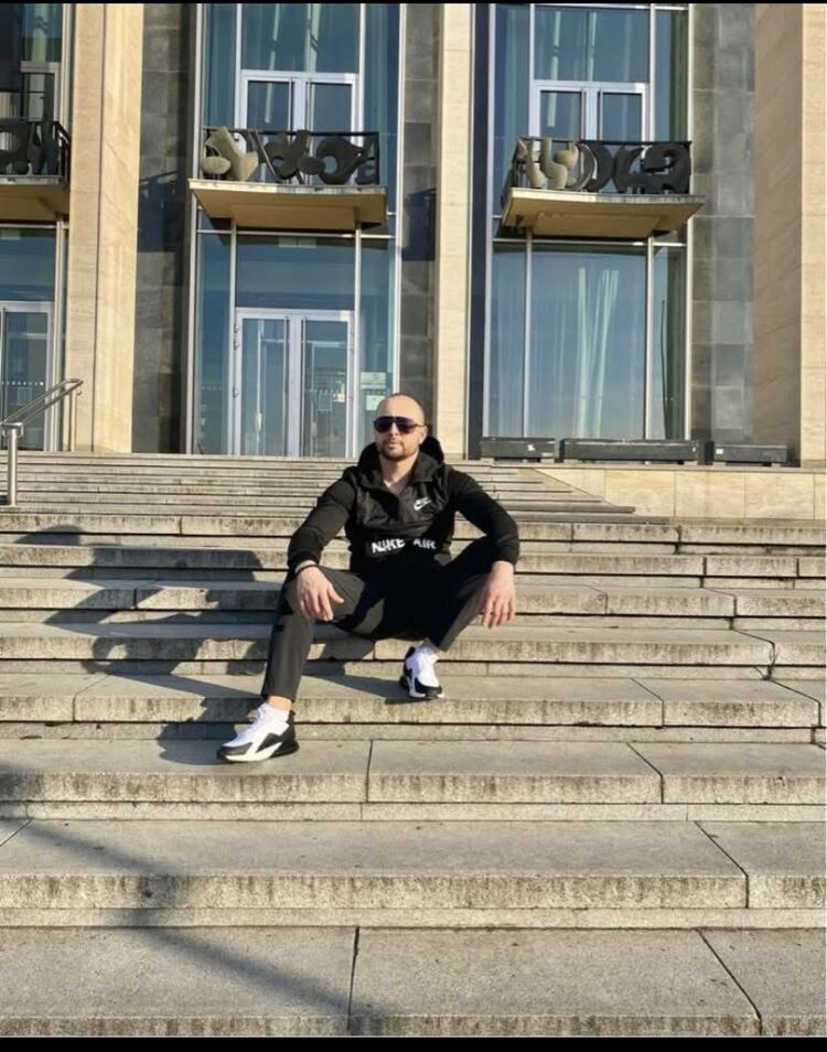  54034807  , 40 ,    Zeltweg