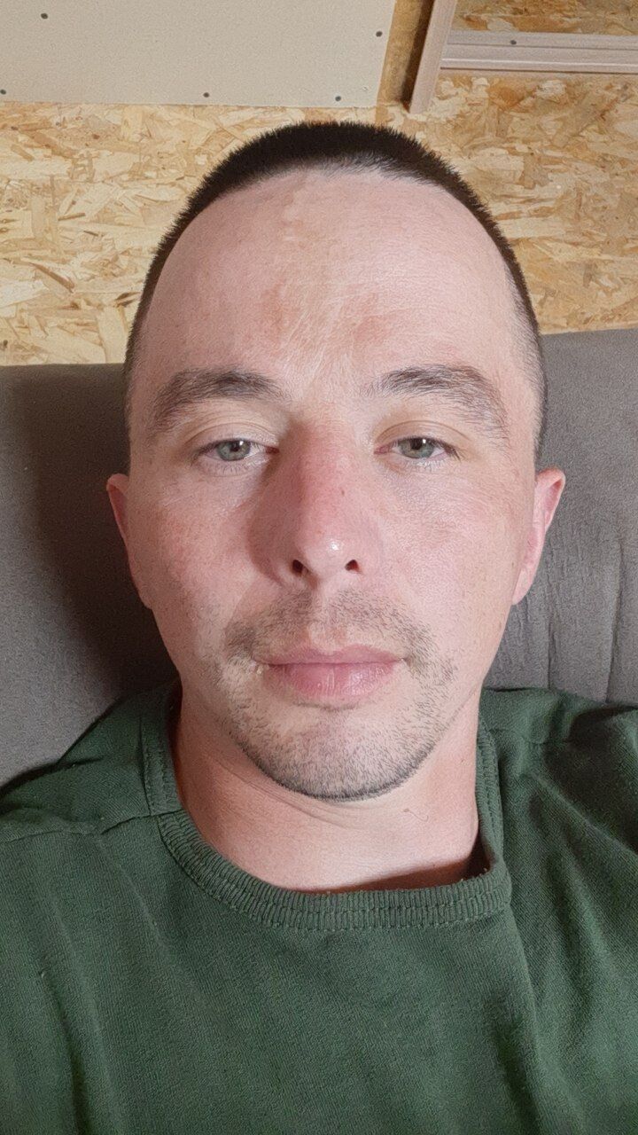  45525077  German, 39 ,    