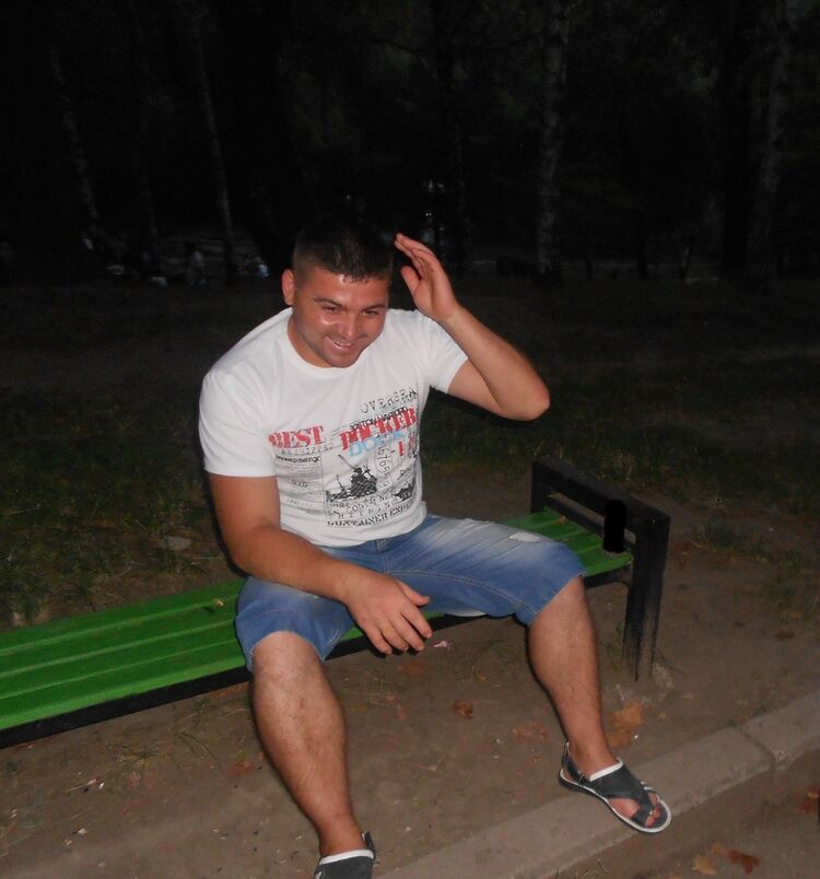  ,   Vadim, 44 ,   