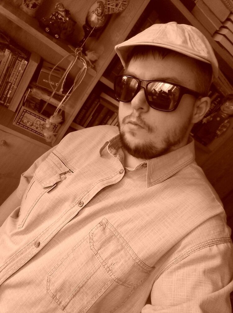  15554077  Artem, 39 ,    