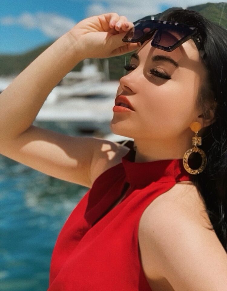  ,   Sofia, 27 ,   ,   