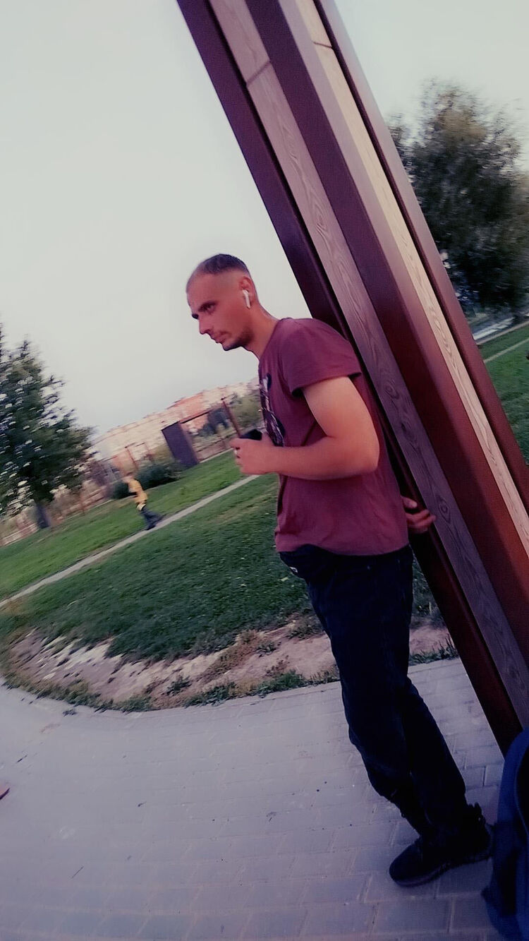  48970017  , 27 ,    