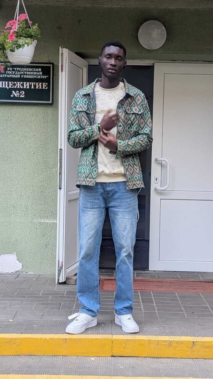  52496677  Divin, 22 ,    