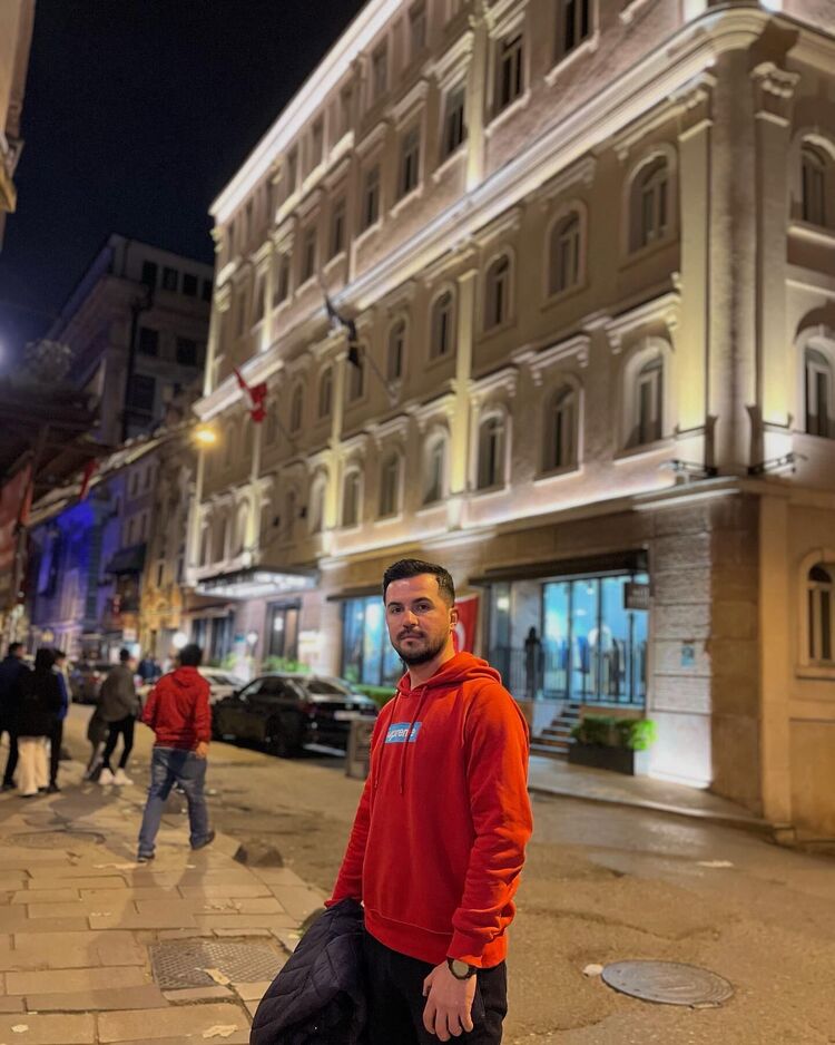  ,   Ali, 31 ,   ,   
