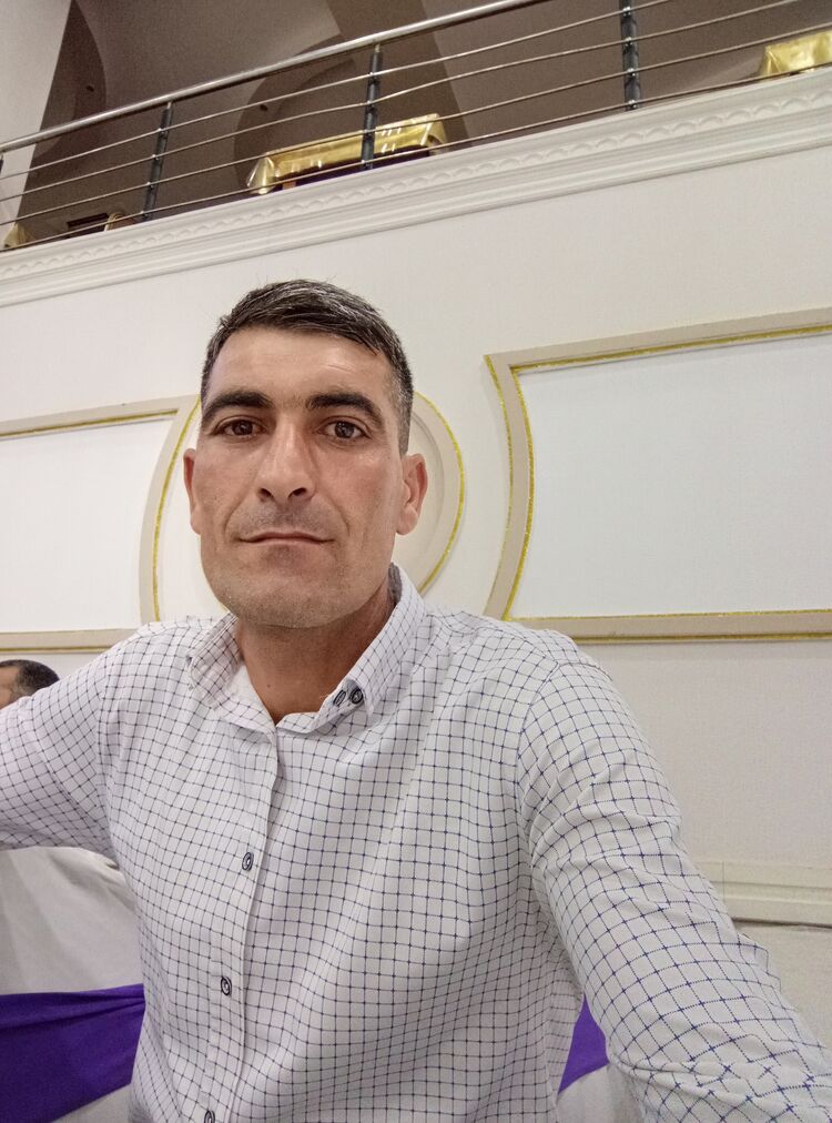  46580687  Rasim, 40 ,    