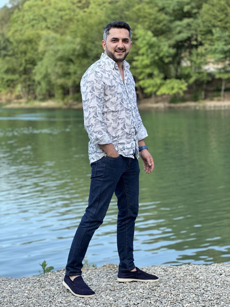  51110097  Zaur, 39 ,    