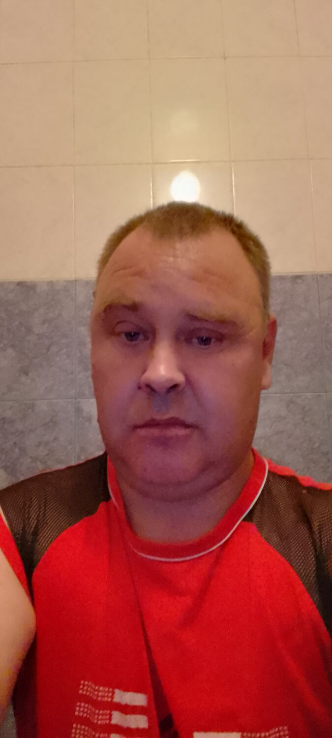  45048277  Alexander, 42 ,    