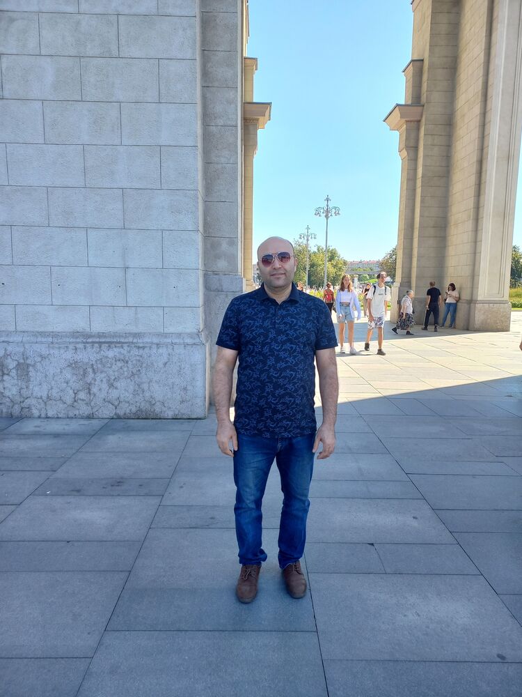  36976357  Arman, 45 ,    