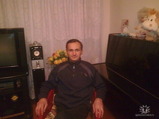  28406057  Varuzhan, 63 ,    