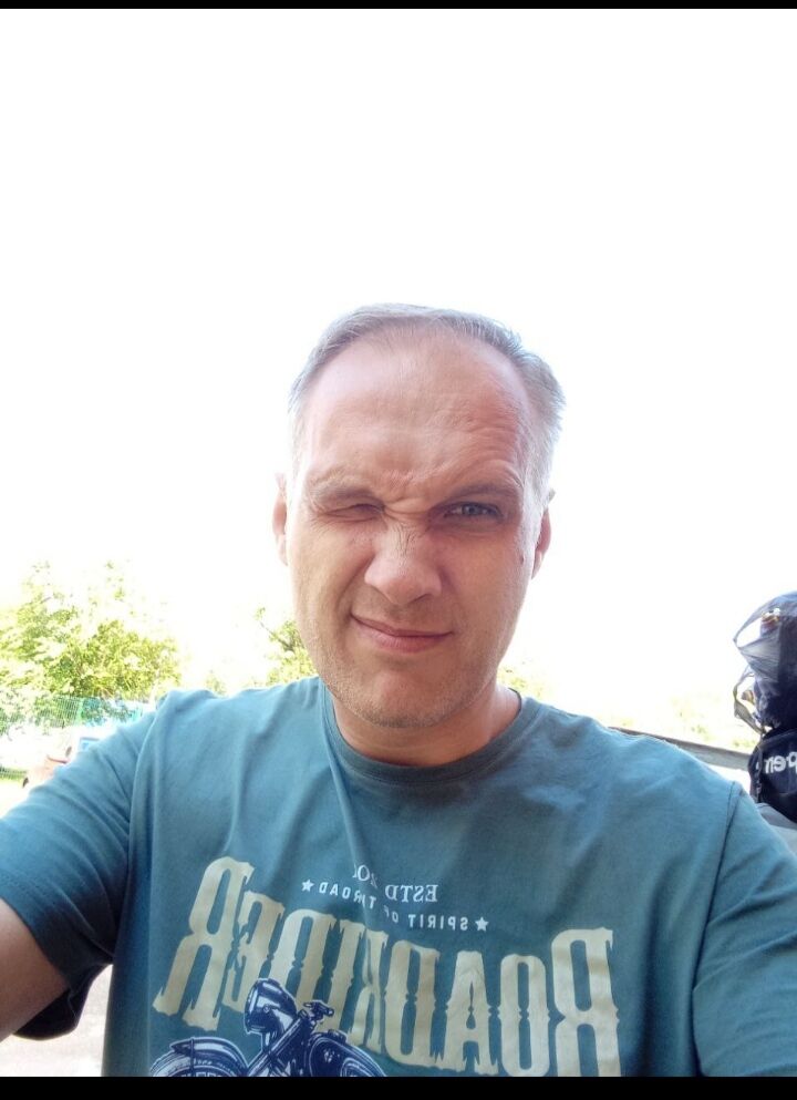  37094717  Sergio, 48 ,    