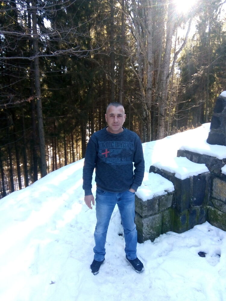  ,   Valeriu, 42 ,   ,   , c 