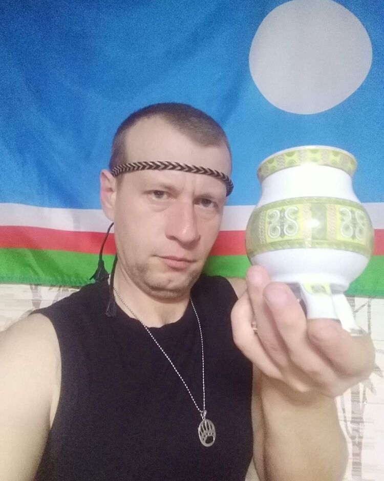  32306497  Pavel, 43 ,    