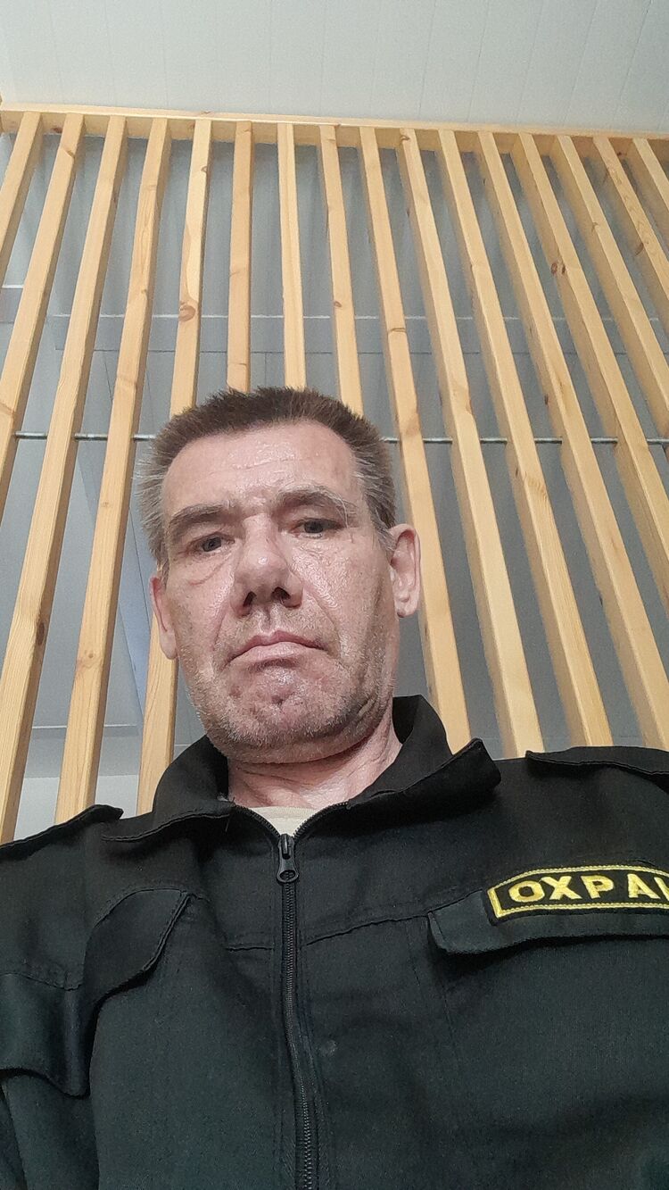  44335927  , 51 ,    