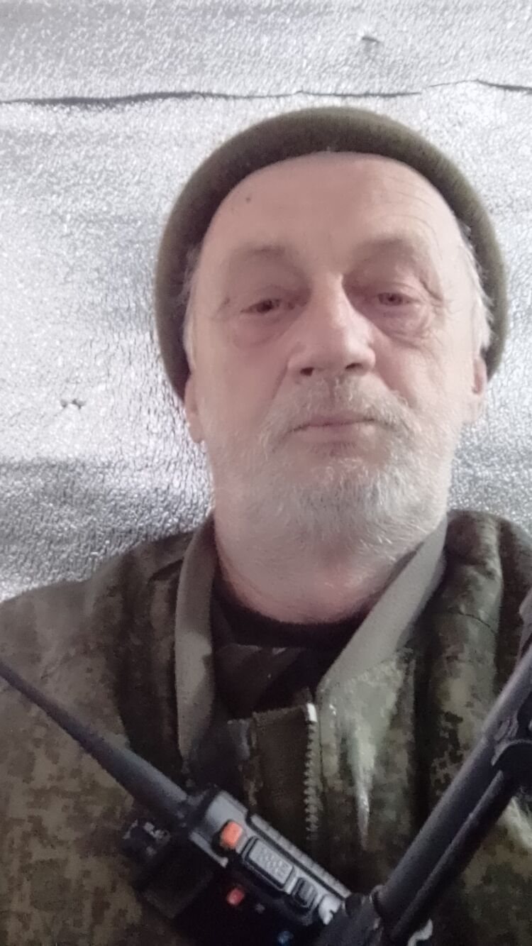  38856587  Igor, 61 ,    