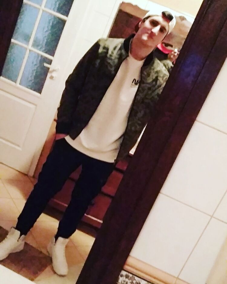  19279757  , 25 ,    