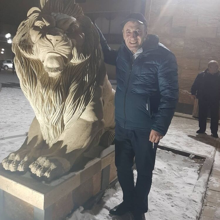  43383387  Armen, 45 ,    