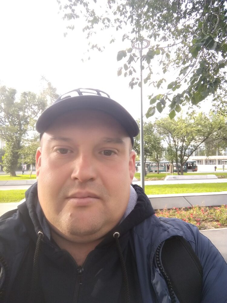  13404177  Dmitryi, 40 ,    