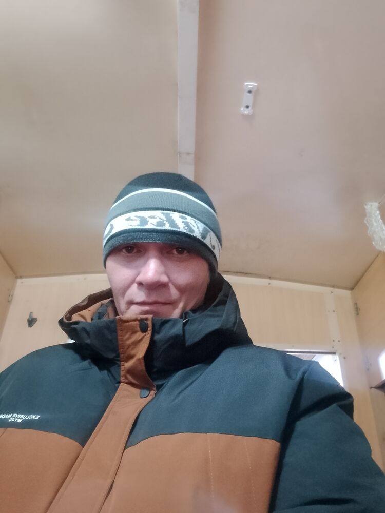  54719857  Aleksei, 46 ,    