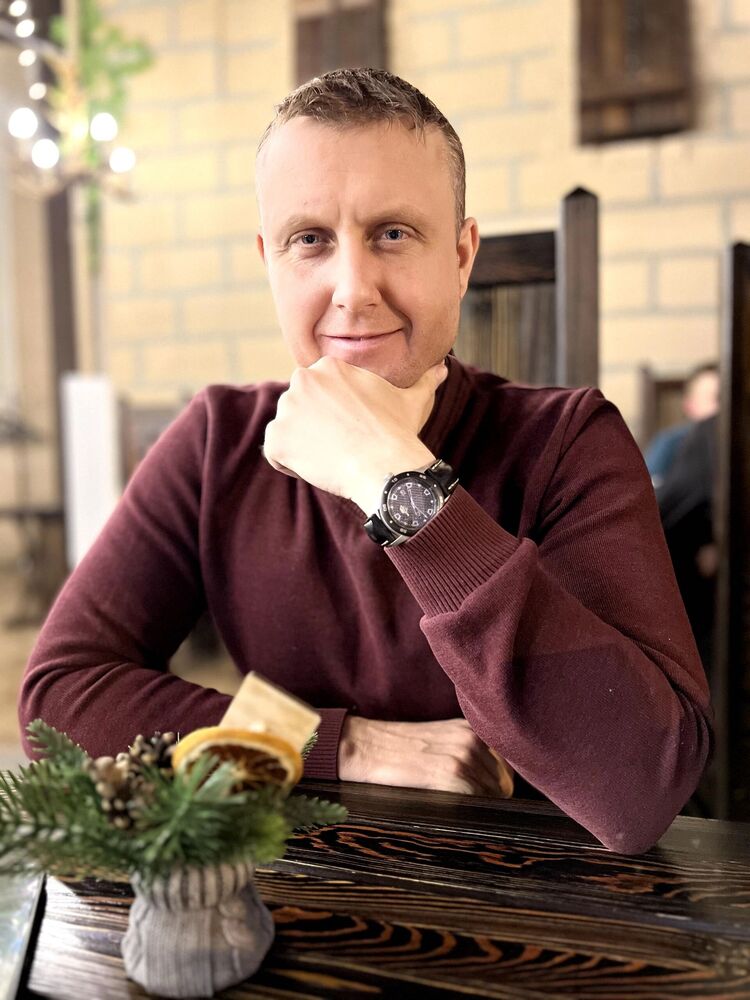  51412627  Alex, 41 ,    