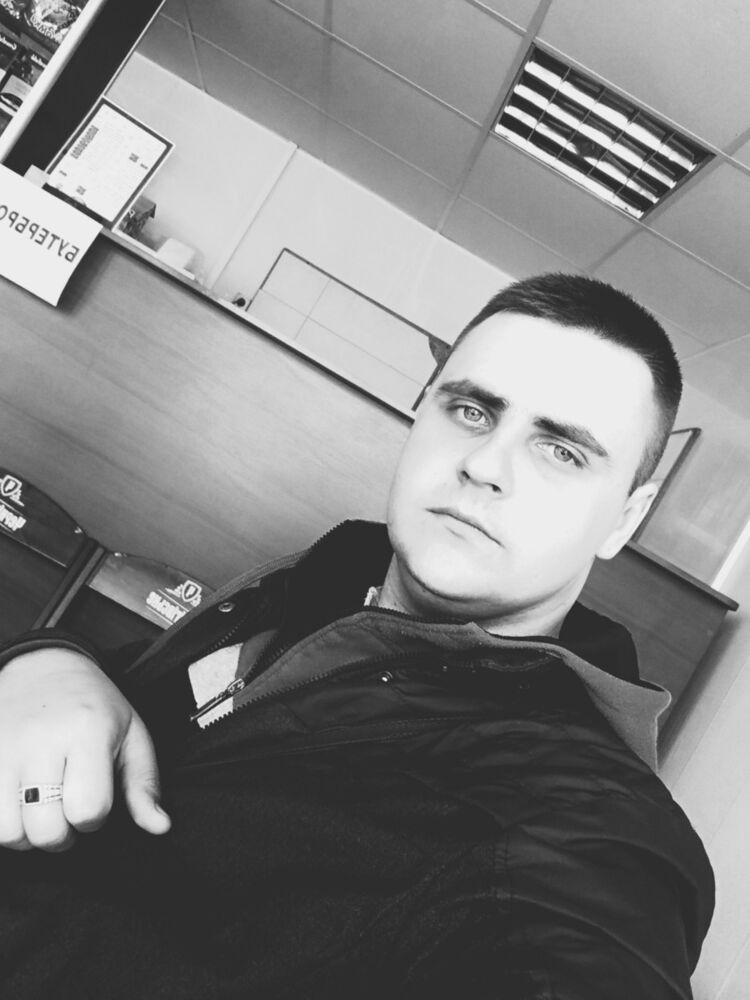  15639987  Ruslan, 31 ,    