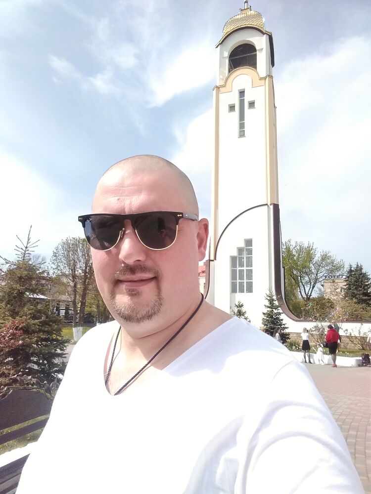  28704347  Oleg, 41 ,    