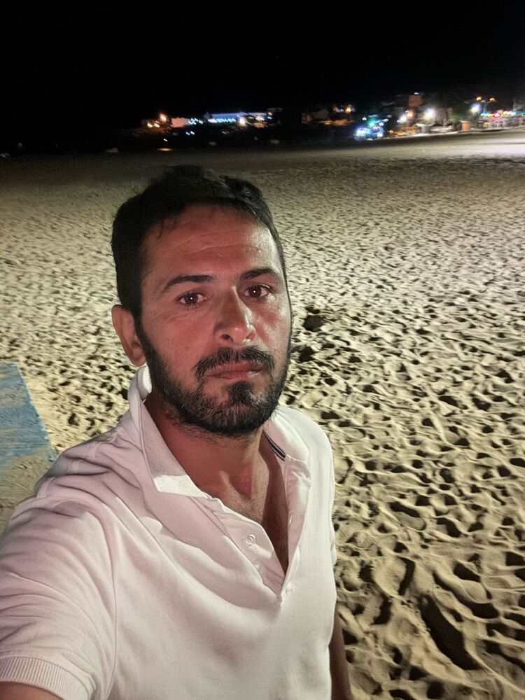  53557967  Halil, 39 ,    