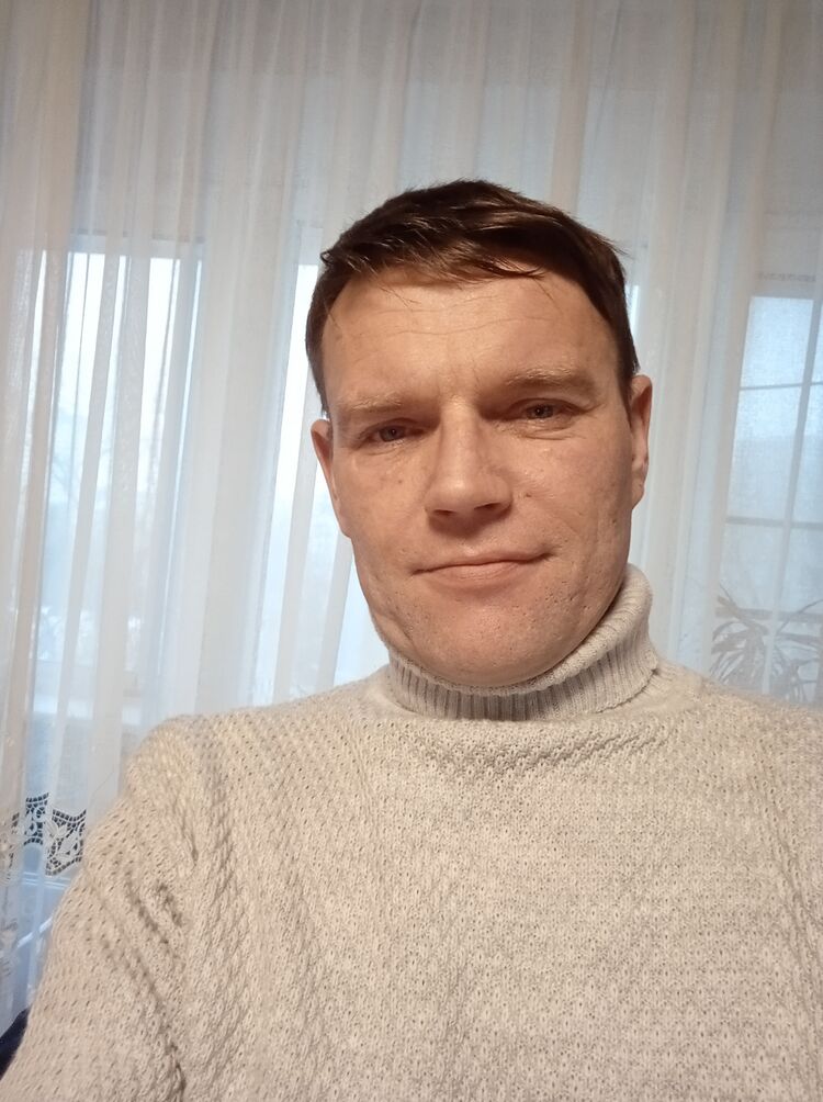  ,   Andrej, 39 ,   ,   