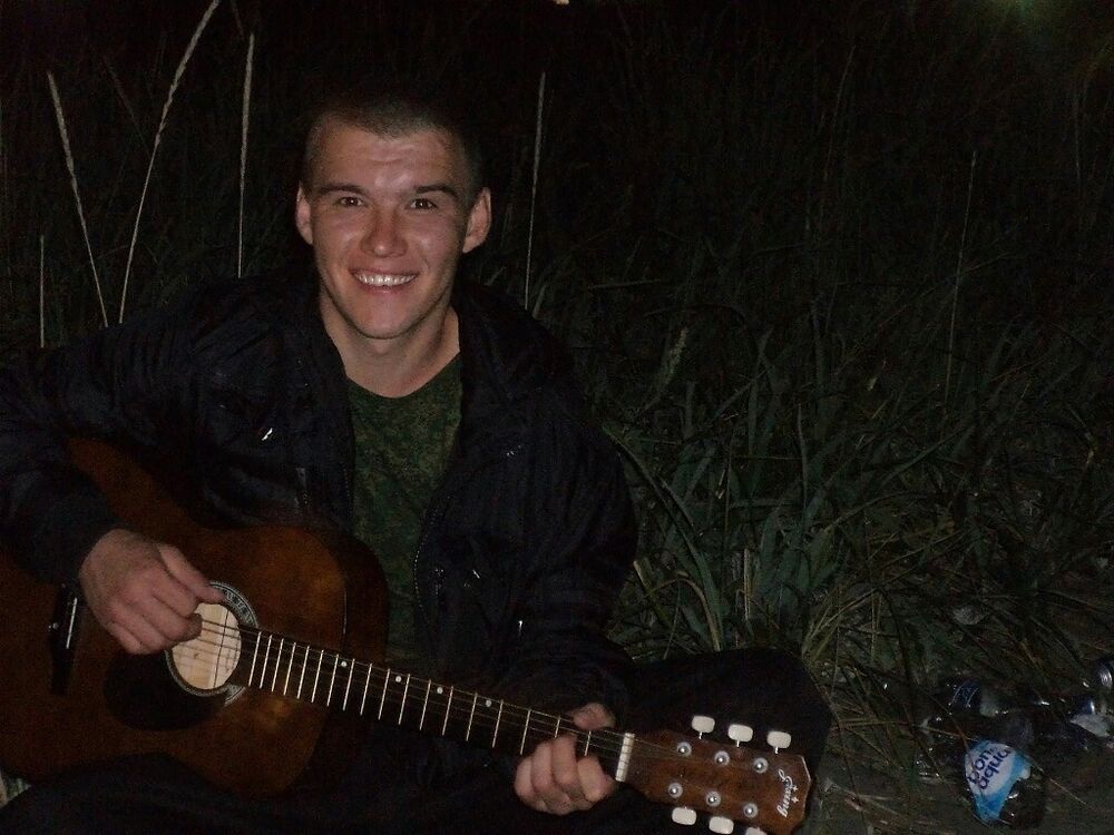  8594937  Anton, 39 ,    