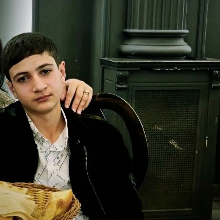  ,   Raf, 19 ,   ,   