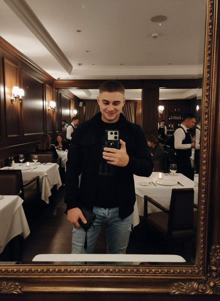  54018307  Vlad, 31 ,    