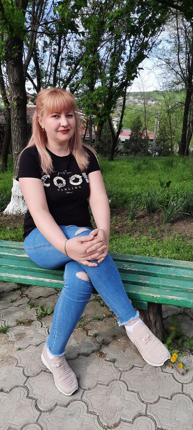  23049787  Dina, 36 ,    