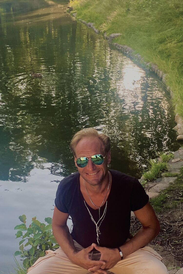  ,   Alex, 41 ,  