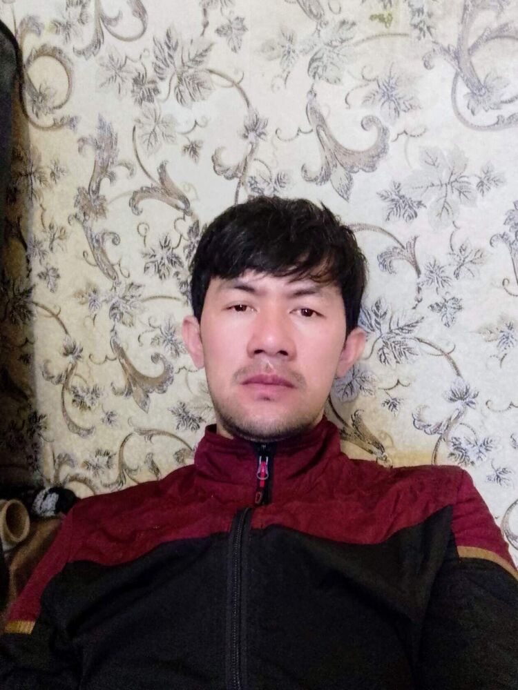  44368577  Ahlidinjon, 32 ,    