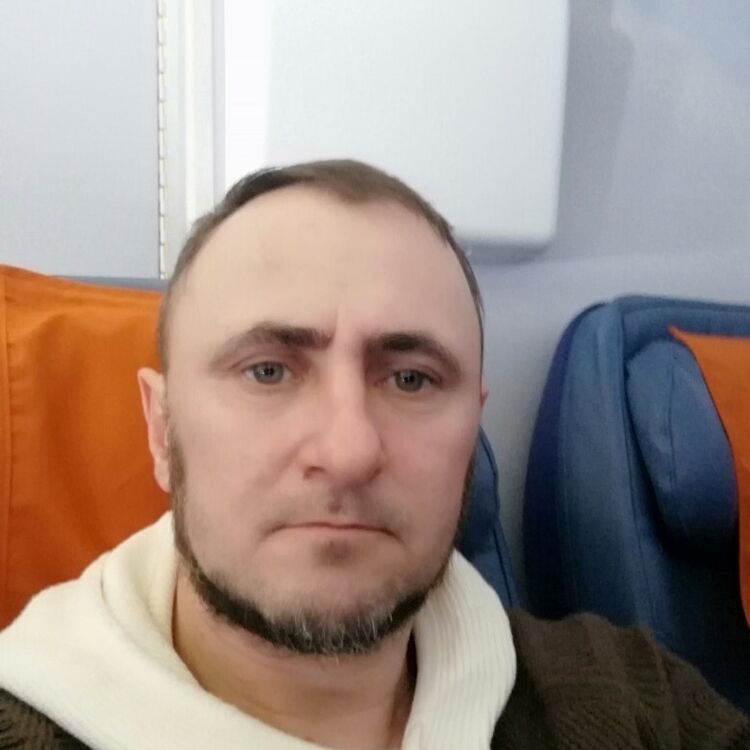  46104557  , 42 ,    
