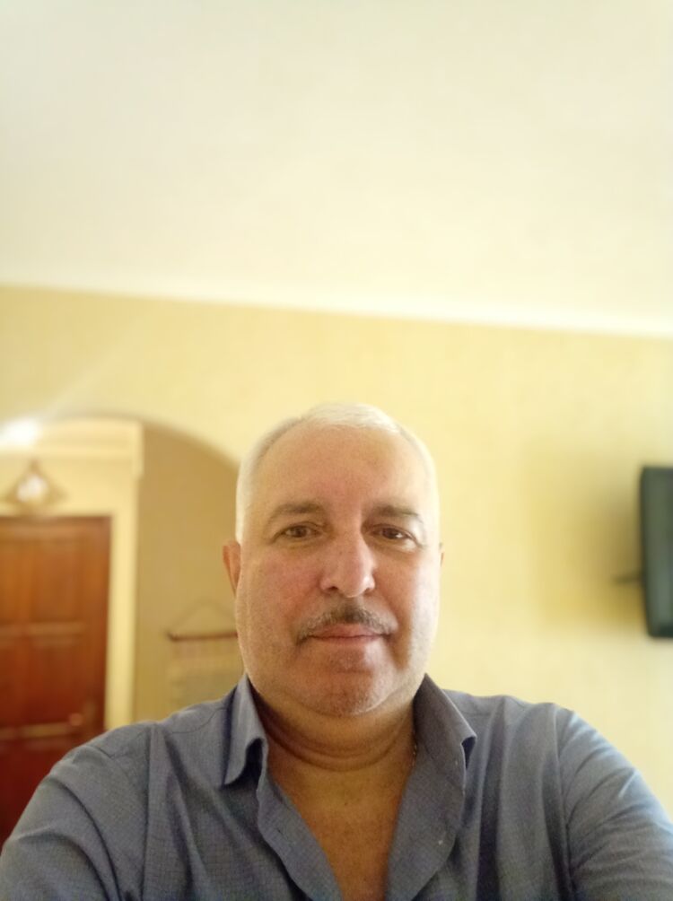  23372597  , 56 ,    