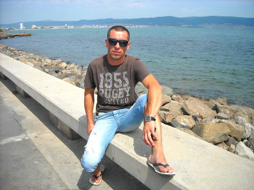  8367157  Vitalij, 37 ,    -