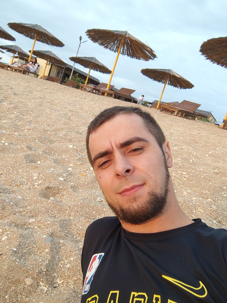  46403557  , 31 ,    