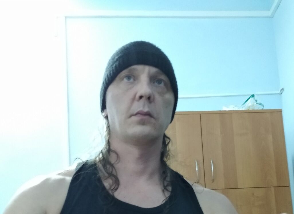  18488677  Leonid, 46 ,    