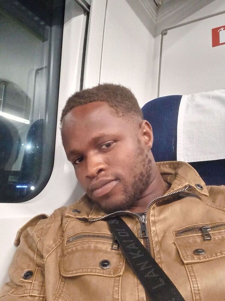  54017057  Steve, 28 ,    