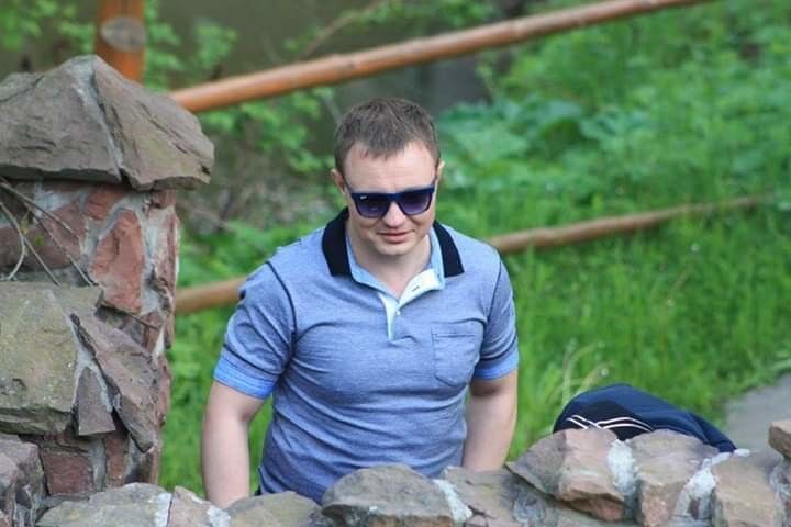  19302987  Stas, 42 ,    -