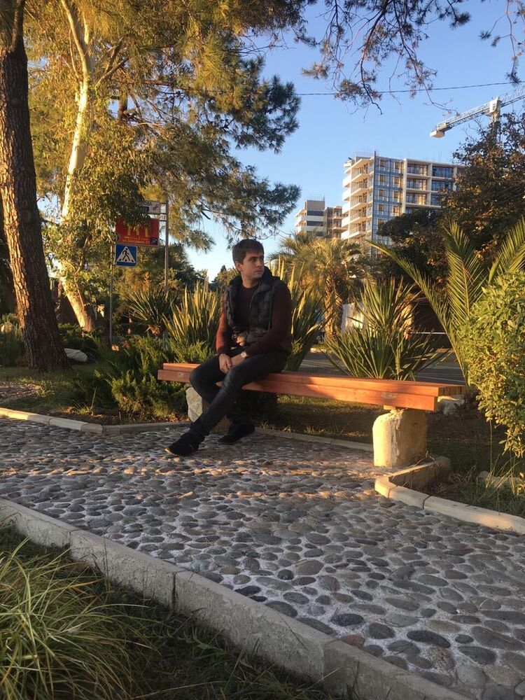  ,   Zaur, 32 ,     , c 