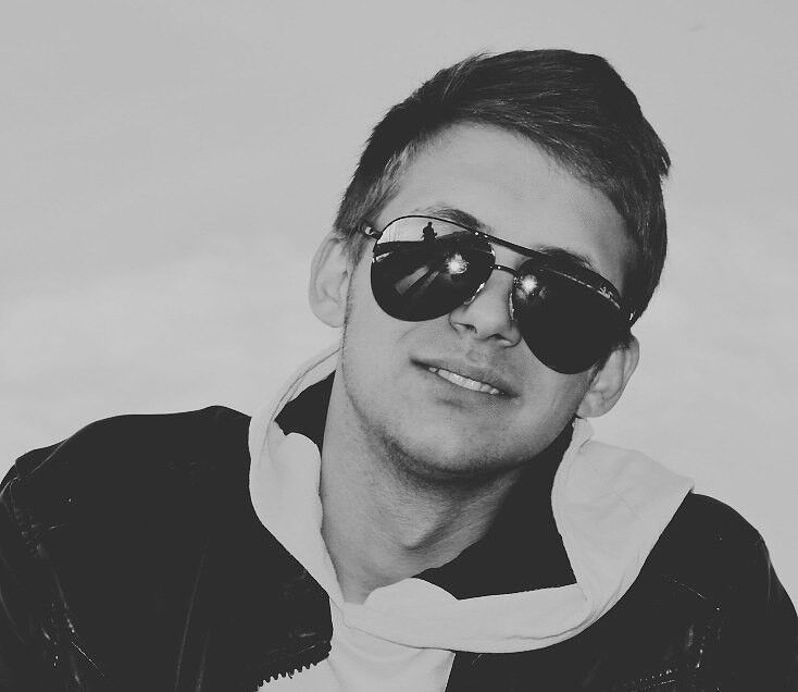  6408227  Viktor, 30 ,    