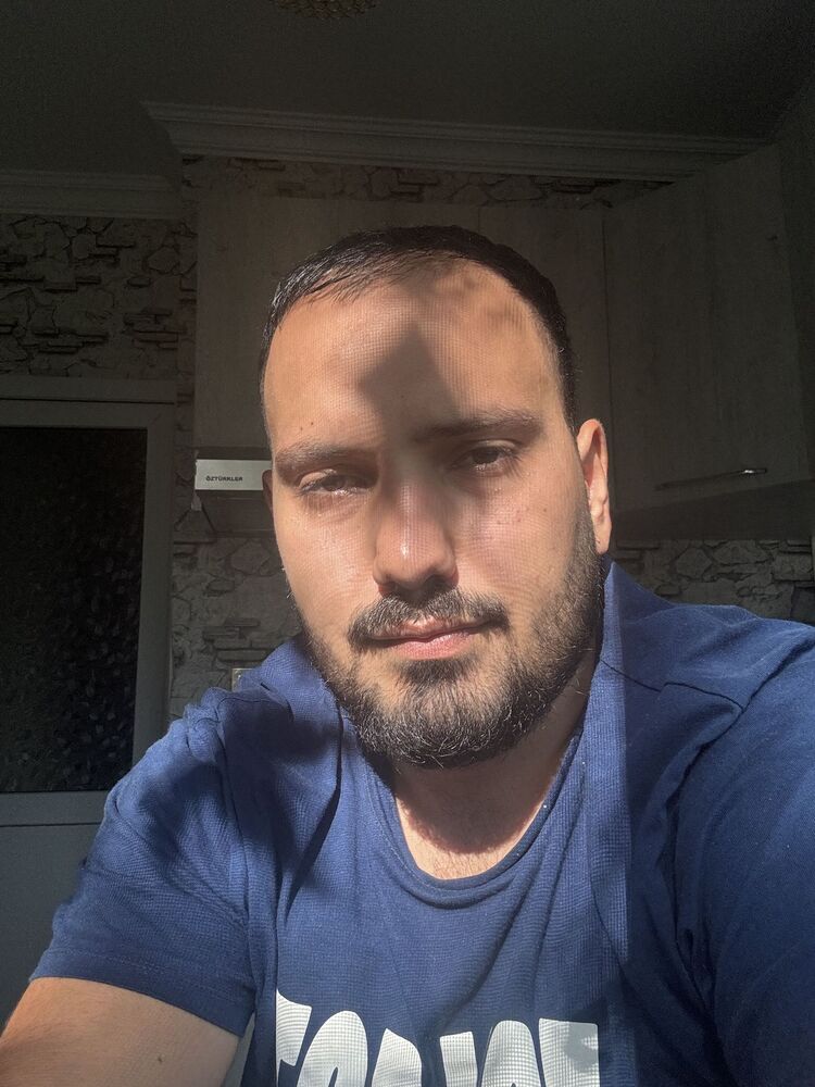  46909737  Aziz, 26 ,    