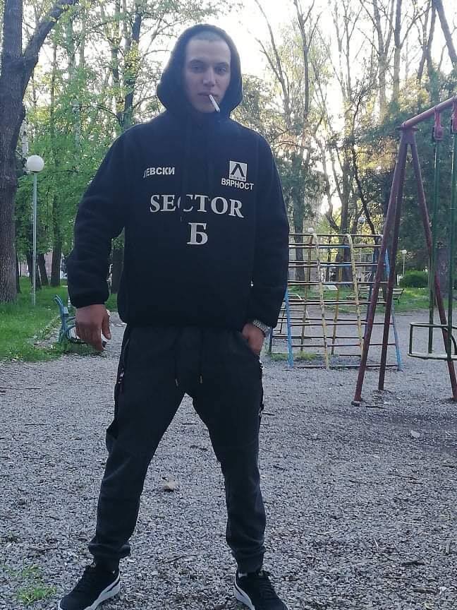  22883677  , 26 ,    