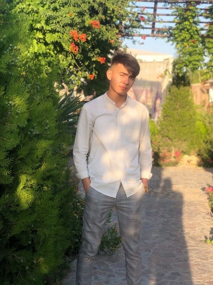  18553427  Umar, 24 ,    