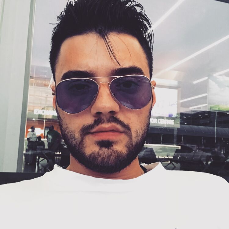  ,   Alex, 32 ,   