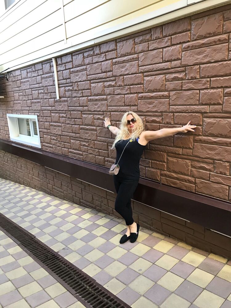 ,   Gogo, 53 ,   c 